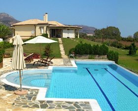 Location villa en Grèce avec piscine