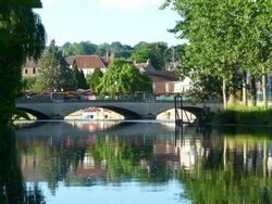 Self catering accommodation House with garden Riverside